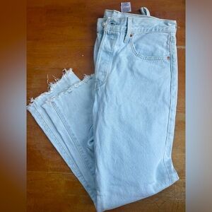 Light wash Levis NWOT